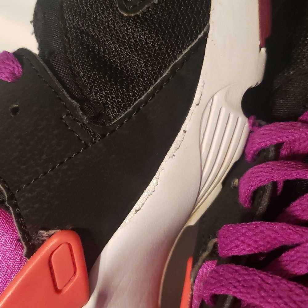 Nike Huaraches - Picture 7 of 8